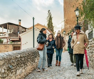 Granada: Albaicín en Sacromonte Wandeltour met gids bij zonsondergang