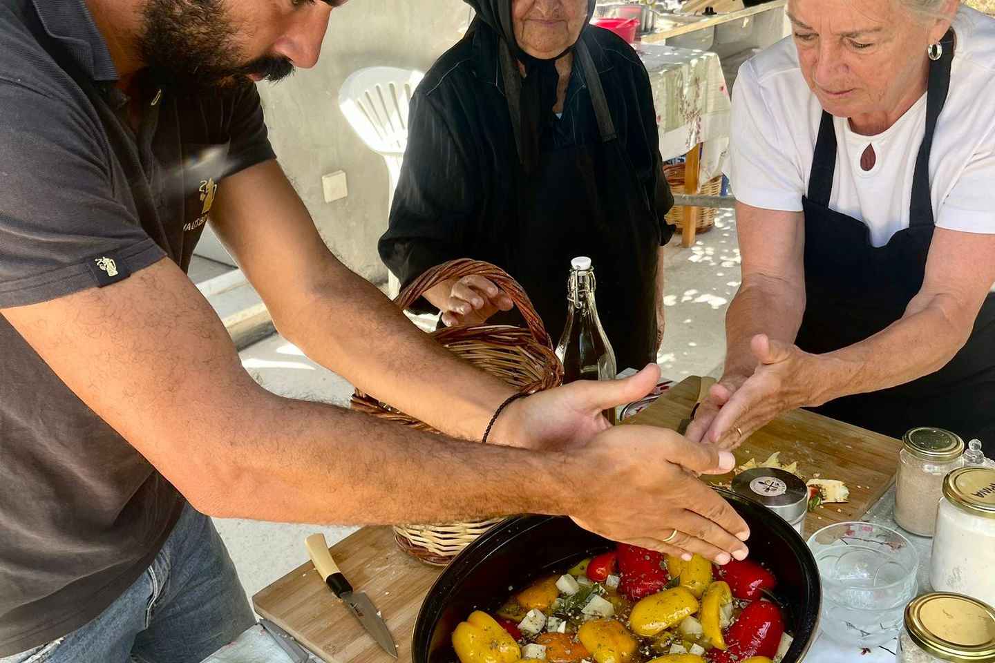 「ナクソスで楽しむペリヴォリ農場と薪料理教室」