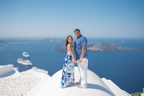 Santorini: Couple Family Photoshoot with Pickup