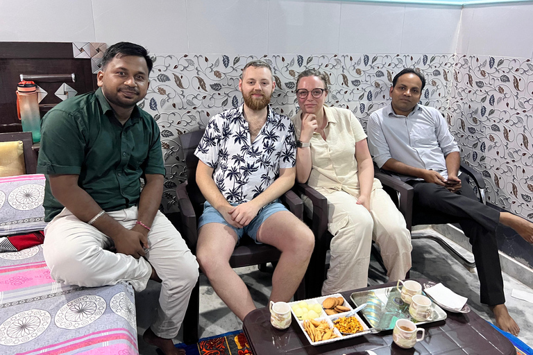 Dîner avec une famille indienne locale dans une maison indienneDîner végétarien