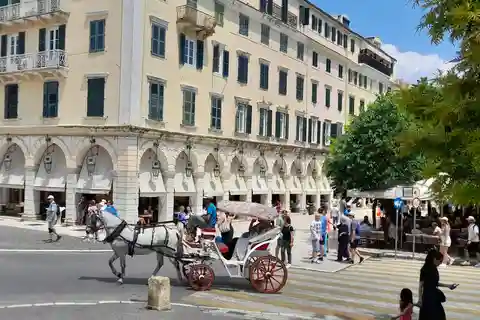 Corfu Old Town: Round-Trip Private Transfers