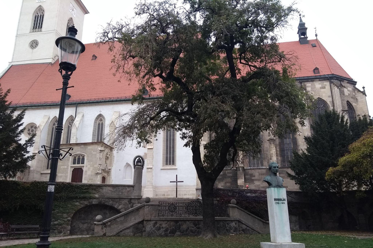 Bratislava: wandeltour door de oude stad en het kasteelBratislava: Old Town, Cathedral and Castle with bonuses walk