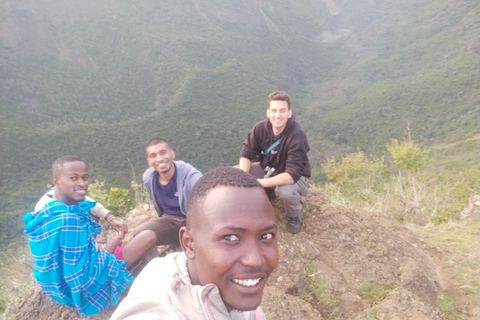 EXPERIÊNCIA MAASAI NO MT SUSWAPASSEIO AO MT SUSWA MAASAI