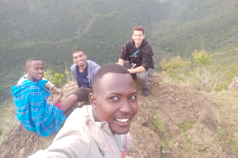 EXPERIÊNCIA MAASAI NO MT SUSWAPASSEIO AO MT SUSWA MAASAI