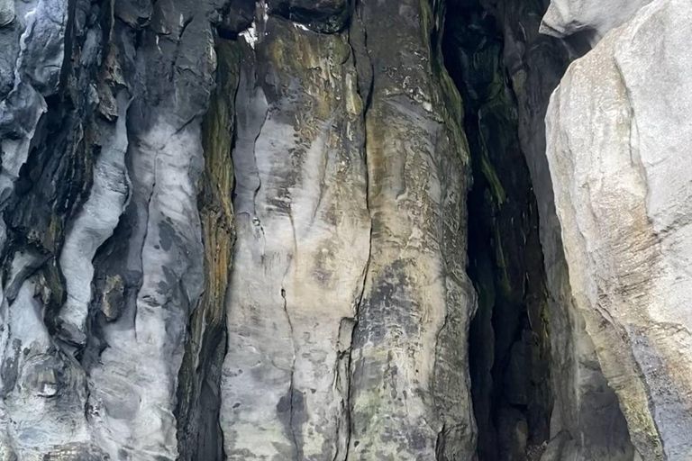 圣米格尔岛：火山奇观、洞穴与历史游船之旅