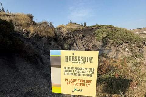 Calgary: Drumheller Day Trip with Royal Tyrrell Museum Entry