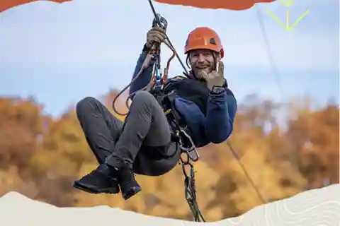 Depuis Montréal : parcours dans les arbres, tyroliennes + plage ou cascade.