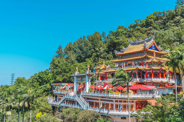 Taipei: Riverside Bike Ride with Optional Tea and Hike Greater Taipei: Riverside Bike Ride and Danshui Old Street