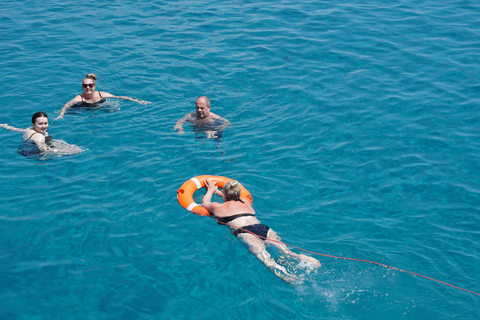 Protaras: O cruzeiro de um dia preguiçoso com a Yellow Boat Cruises