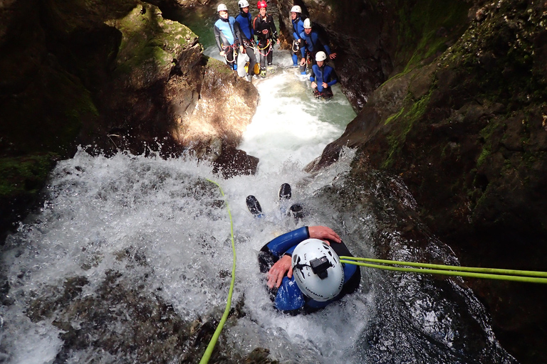 Der Bleder See: Bohinjer Tal Canyoning Tour mit FotosDer Bleder See: Canyoning im Bohinjer Tal