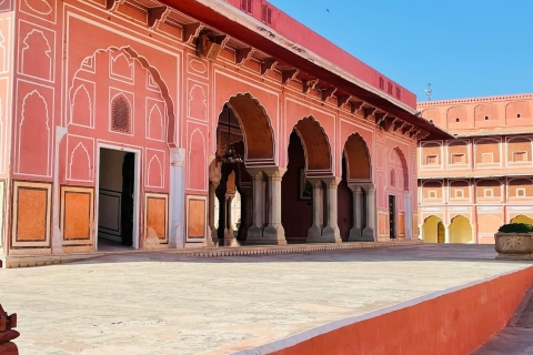 Jaipur: Private Local Day Trip with Transfers and Guide Driver + Private Car + Tour Guide