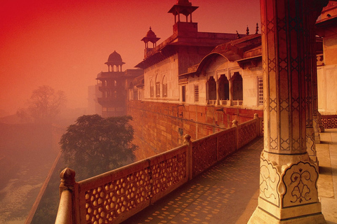 Lever de soleil sur le Taj Mahal et le fort d'Agra en tuk-tukLever de soleil sur le Taj Mahal et Fort d'Agra en Tuk-Tuk