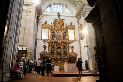 “Porto: Fado Show with Guided Tour in a Historic Monastery”