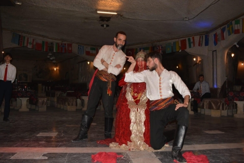 Cappadoce : Dîner traditionnel turc et spectaclesDîner et spectacles turcs traditionnels - avec transfert à l'hôtel