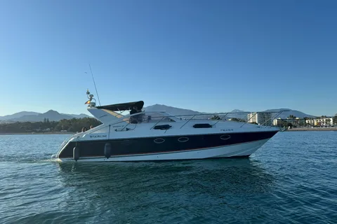 Marbella: gedeelde cruise 2-4 uur op luxe jacht max. 10 personen