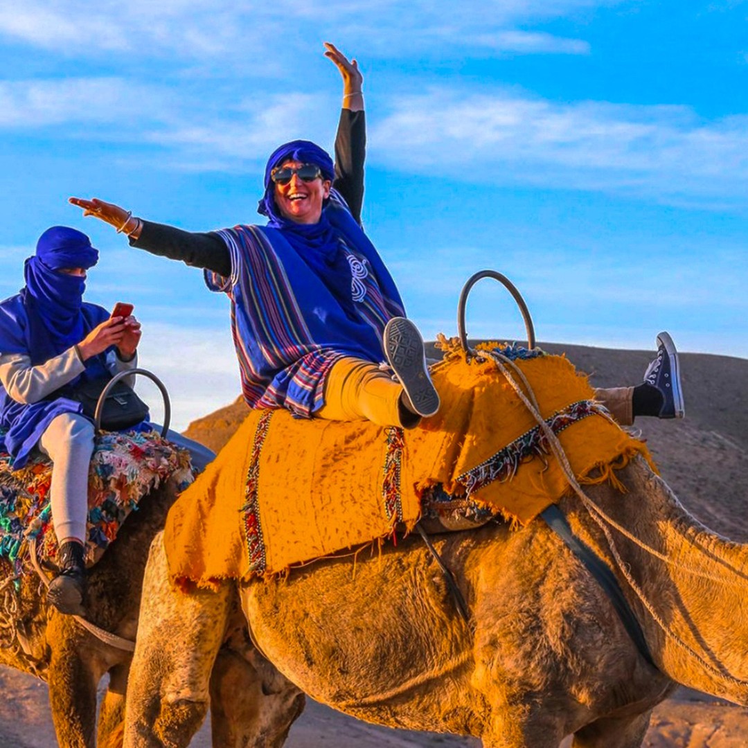 Depuis Marrakech : balade à dos de chameau dans le désert d'Agafay, dîner et spectacle du feu - quad
