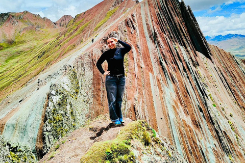 From Cusco: Guided Day Trip to Pallay Punchu + Racchi with Meals Guided Tour of Pallay Punchu Mountain and Racchi, with Stop at the Textile Center