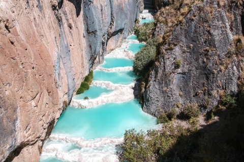 Von Ayacucho aus: Das türkisfarbene Wasser von Millpu