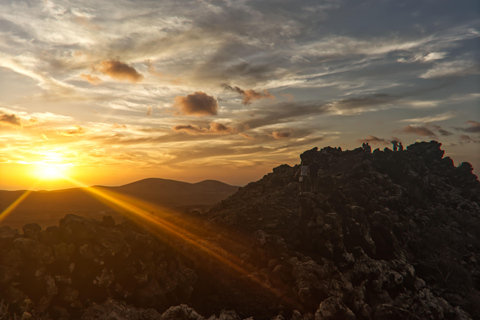 Fuerteventura: Sunset Volcano Walk & Stargazing Tour