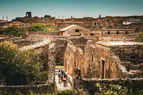 Au départ de Rome : visite des ruines de Pompéi avec un guide expert et train rapide.