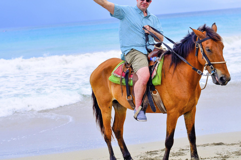 Descobre os trilhos de Punta Cana num passeio a cavalo