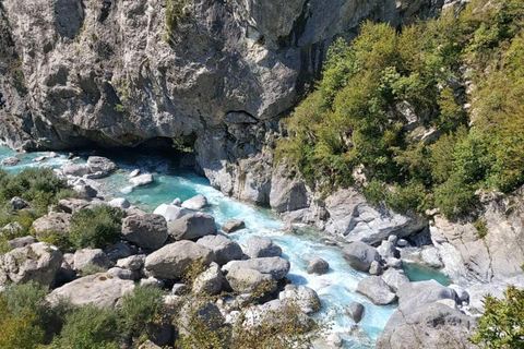 From Shkoder: Theth Full-Day-Tour, With lunch.