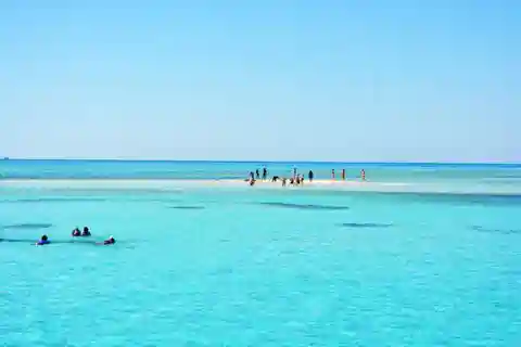 Sharm El Sheikh: Ras Mohamed Cruise with Snorkeling & Lunch