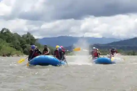 Equador: Rafting de dia inteiro em águas brancas no rio Jatunyacu