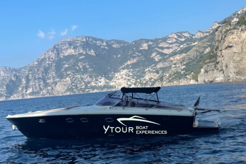 Au départ de Sorrente : Capri - demi-journée en yachtExcursion d'une demi-journée à Capri depuis Sorrente