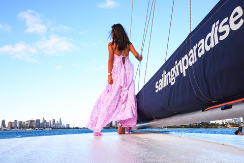 Gold Coast: Private Catamaran &amp; Island Lunch