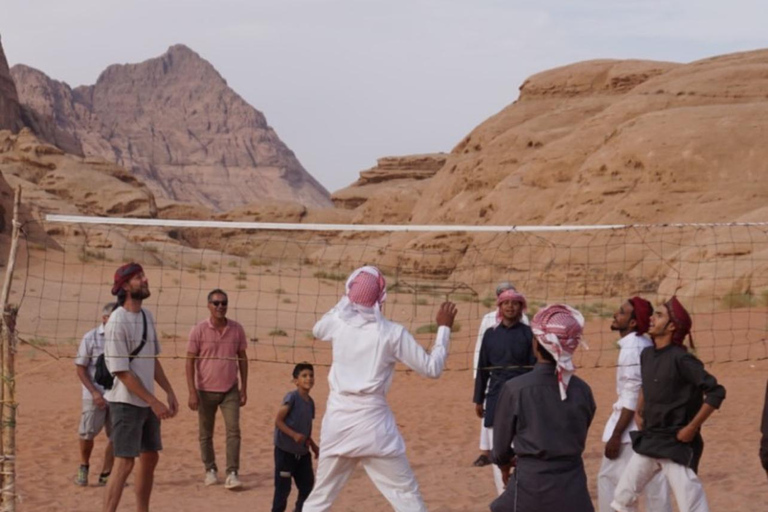 Deserto del Wadi Rum: Tour di un giorno in Jeep e pranzo tradizionale