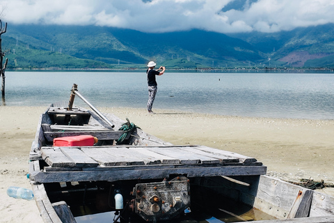 Hue Tailored Sightseeing Day Trip-Private Chauffeur Service Option 7: Round-trip transfer from Hue to Phong Nha