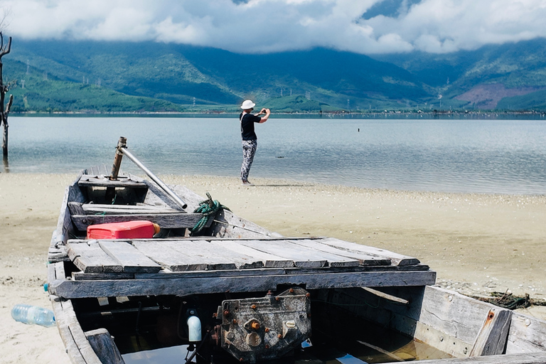 Hue Tailored Sightseeing Day Trip-Private Chauffeur Service Option 7: Round-trip transfer from Hue to Phong Nha