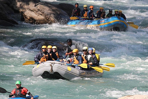 Katmandou : Excursion d'une journée en rafting sur la rivière Trisuli avec déjeuner