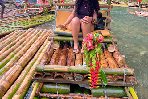 Rafting em bambu com massagem nos pés de calcário em Montego Bay