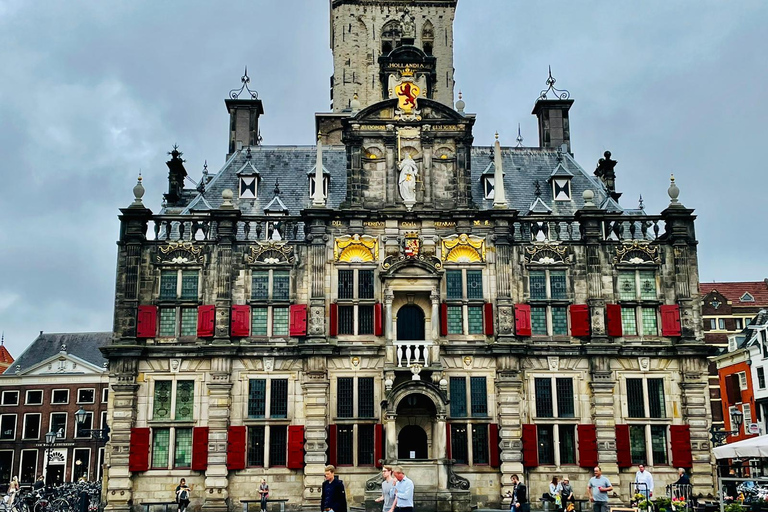 Delft: Guided Bike Tour with Pottery Factory Visit