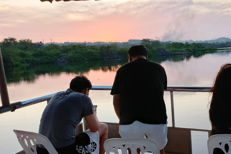 Kampala: Jinja 2-Day Adventure Tour with Rafting & Cruise