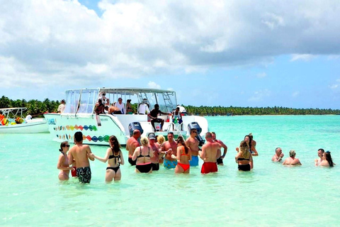 From Punta Cana: Isla Saona Day Trip with Lunch & Drinks