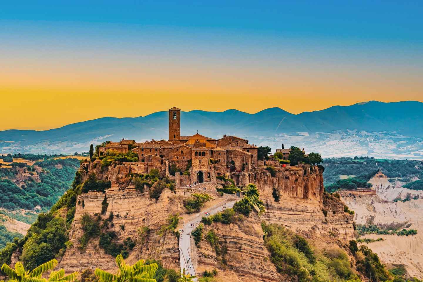 Roma: Tour di Civita di Bagnoregio e Villa Lante con vino