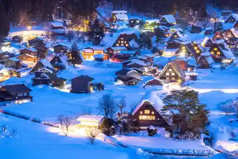 One-Way Bus: Kanazawa to Takayama with a stop at Shirakawago
