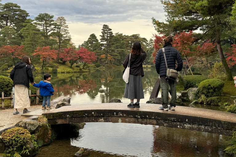 Kanazawa: Privat halvdagsutflykt - Trädgård, slott, Geisha