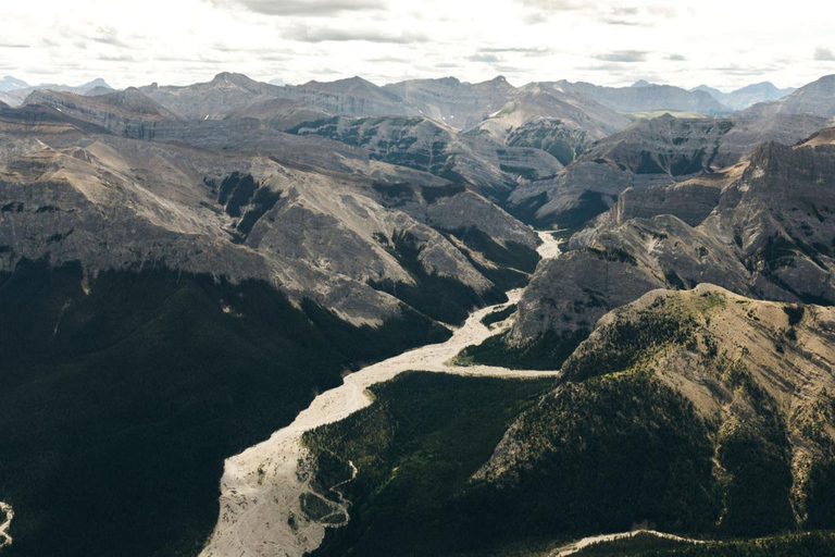 Banff : Excursion en hélicoptère d&#039;une demi-heure au lac Minnewanka et à BanffMorley : Excursion en hélicoptère d&#039;une demi-heure au lac Minnewanka et à Banff