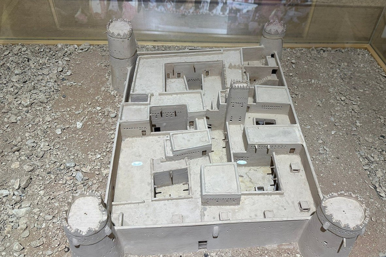 Riade: visita guiada à Fortaleza e ao Museu de MasmakRiade: visita guiada ao Forte e Museu de Masmak