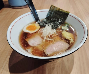 Odawara: Experiência de Ramen Crawl em 2 restaurantes emblemáticos