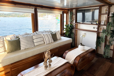 Labuan Bajo: 3-Day Komodo Sailing Tour Studio Cabin + Private Bathroom