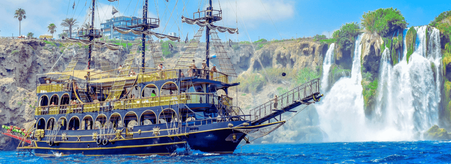 Excursion en bateau pirate à Antalya avec déjeuner, baignade et fête mousse