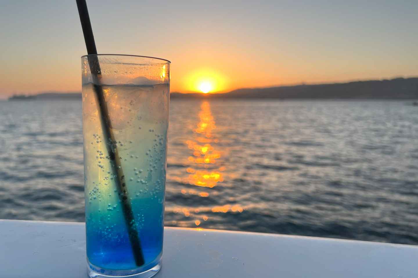 梅利哈：2个海湾黄昏日落巡游，探索水晶湾和蓝色泻湖