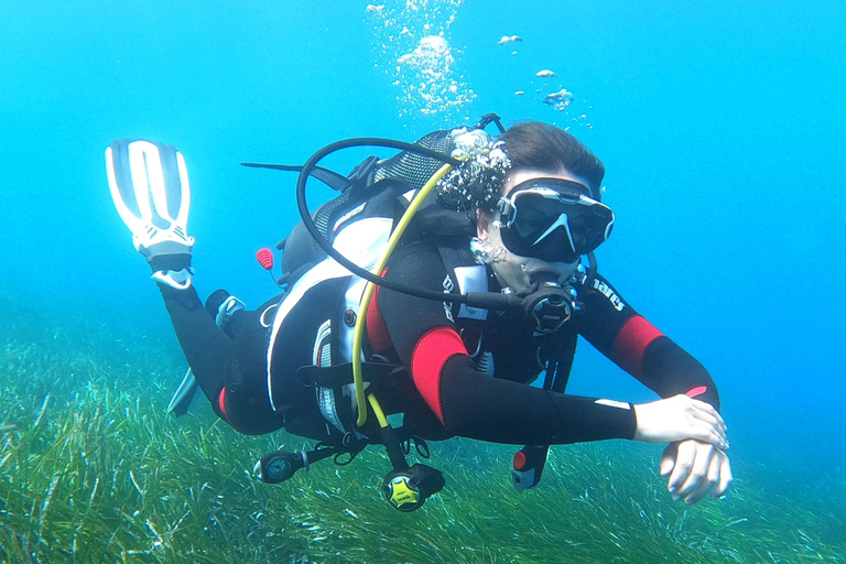 Santorini: Experiência de mergulho com cilindro na caldeira vulcânicaMergulho autônomo