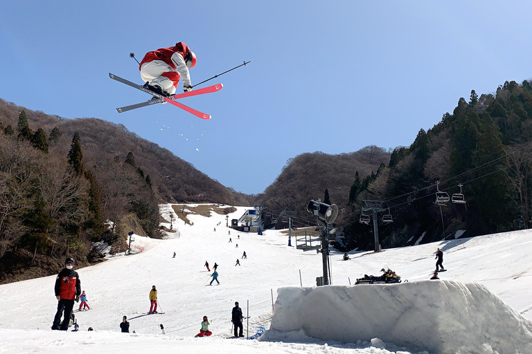 From Osaka : Kansai Largest Oku-Ibuki Ski Resort Day Tour