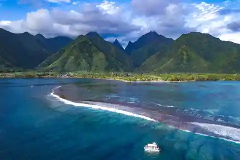 Tahiti: Teahupoo Wave Watching Tour